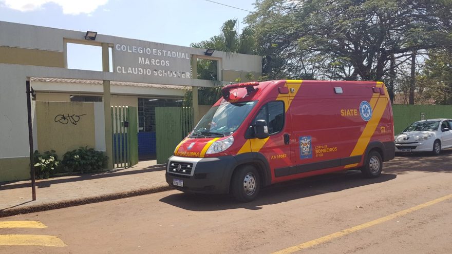 Adolescente sofre luxação no joelho enquanto jogava bola no Bairro Periolo