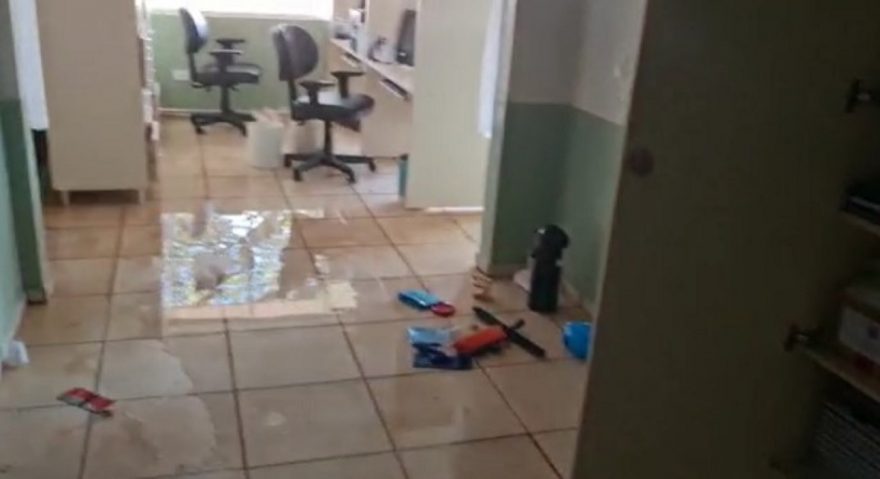 Veja outras imagens do estrago deixado pelos ladrões após o furto na USF do Bairro Interlagos