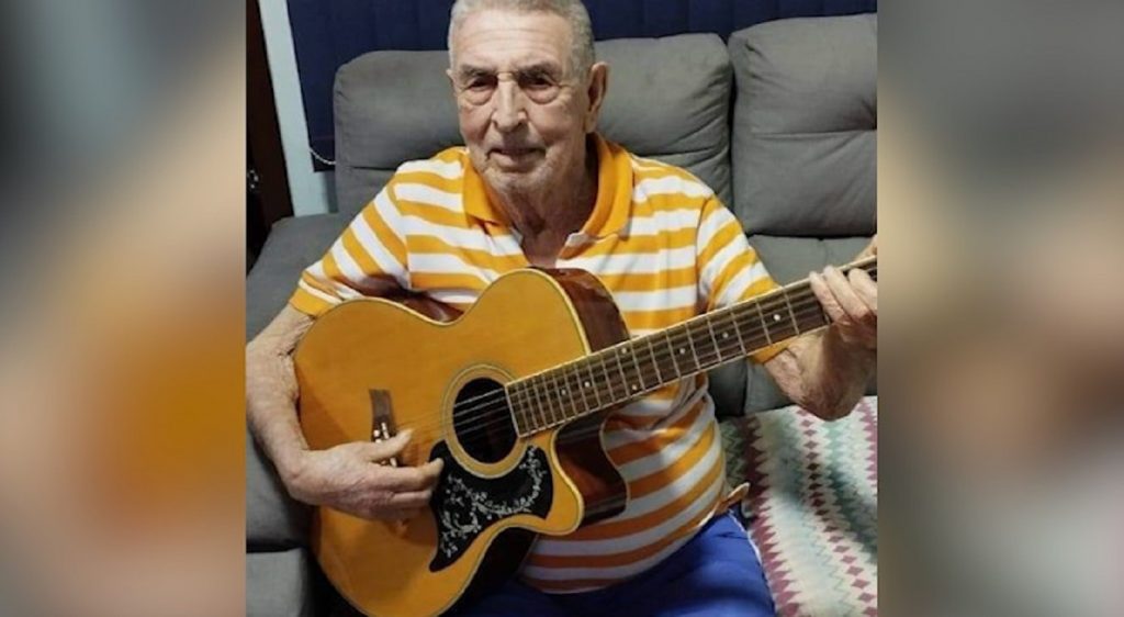 Familiares e amigos comunicam falecimento de Afonso Paulino Leão