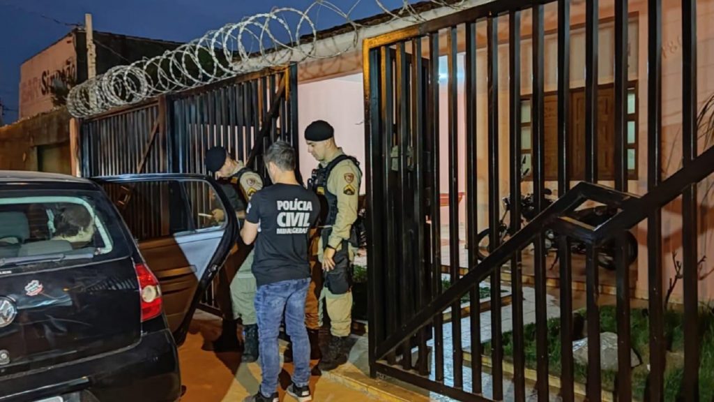 Homem mata namorada por ciúmes durante sexo a três em Minas Gerais