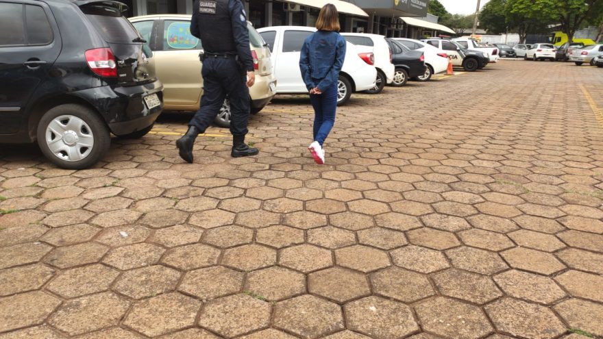 Jovem é detida portando drogas na rodoviária de Cascavel