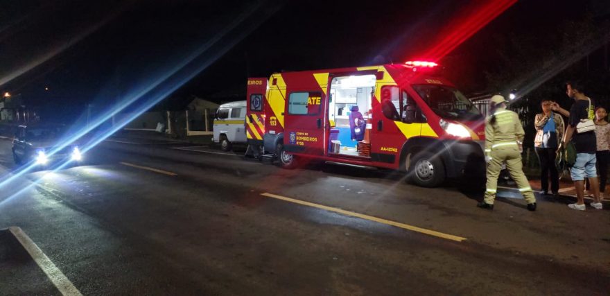 Casal fica ferido ao cair de motocicleta