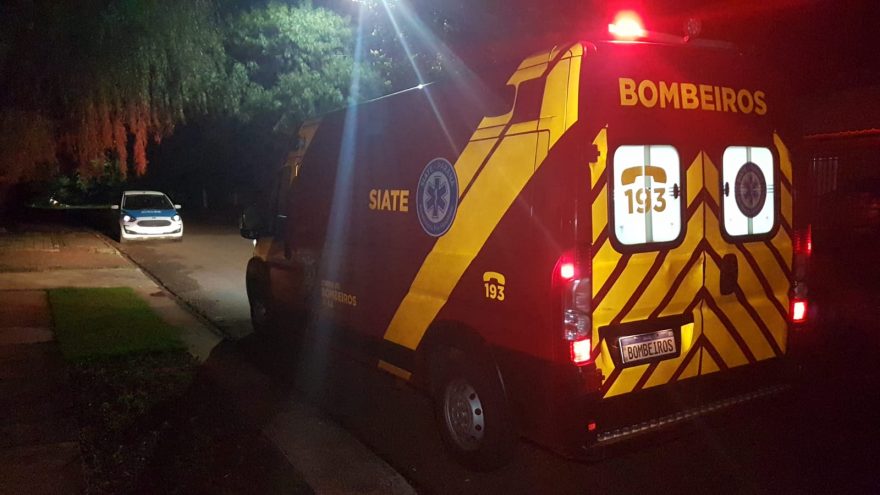 Mulher cai de banco e bate a cabeça no Bairro Floresta