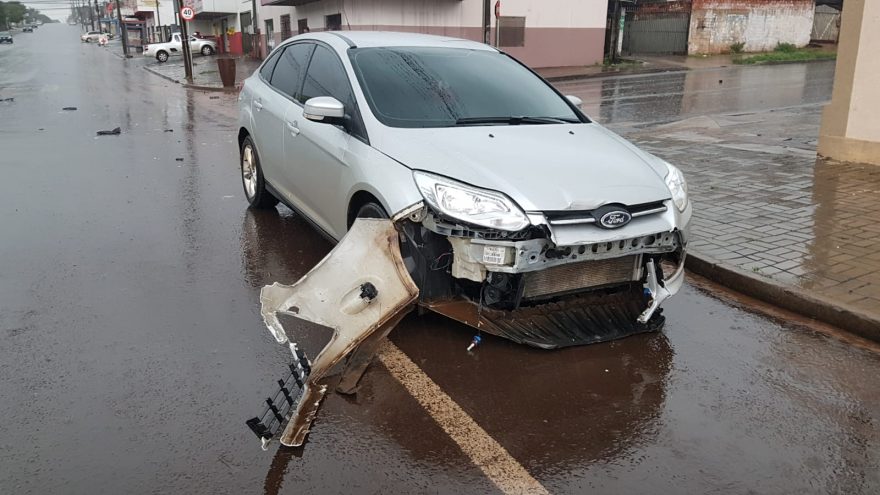 Colisão de trânsito é registrada no Bairro Interlagos
