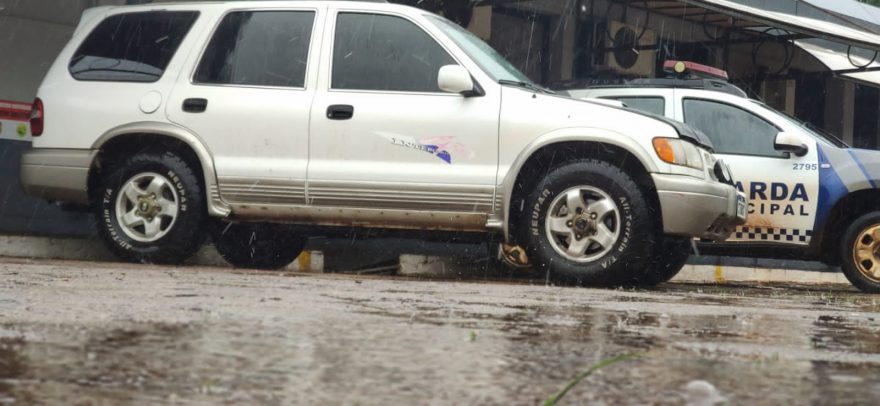 Kia Sportage com alerta de furto é recuperada em estrada rural