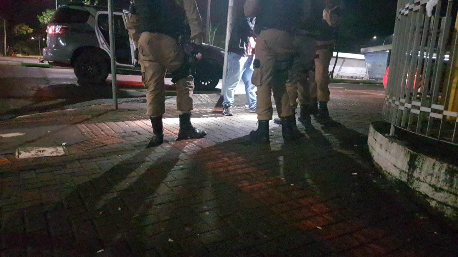 Rocam realiza abordagem durante policiamento no centro de Cascavel