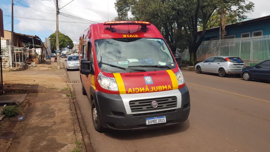 Homem sofre escoriações após colisão de trânsito no Bairro São Cristóvão