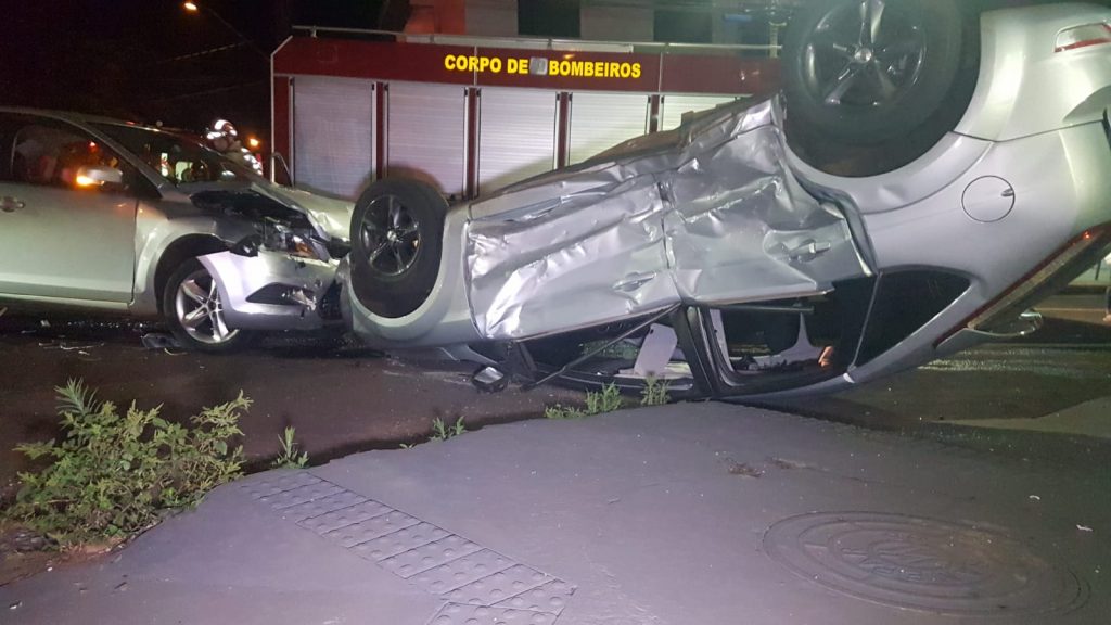 Forte colisão de trânsito é registrada na Rua Cuiabá