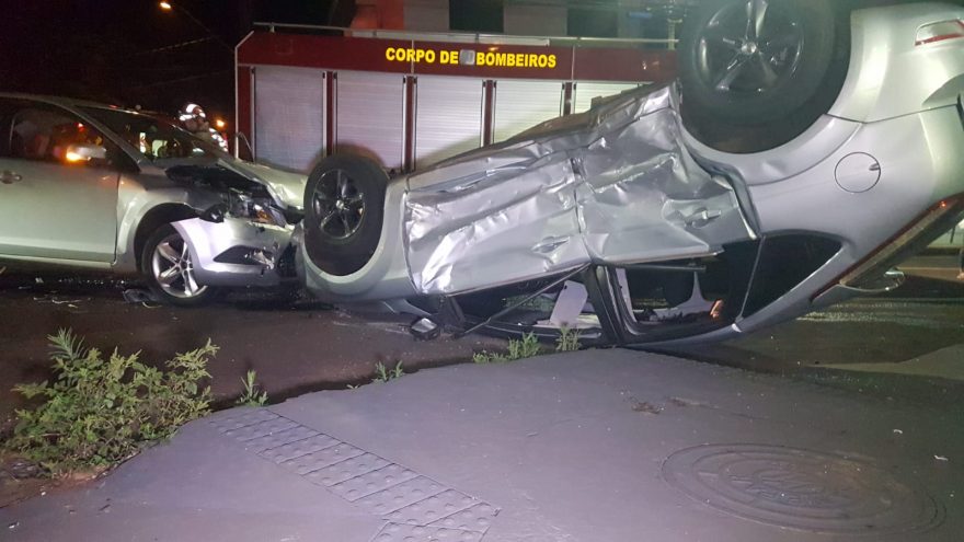 Forte colisão de trânsito é registrada na Rua Cuiabá