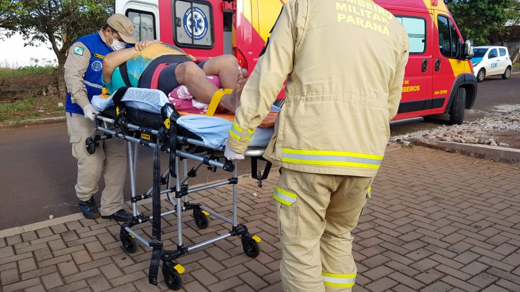 Mulher é socorrida com suspeita de fratura em fêmur ao sofrer queda no Bairro Brasília