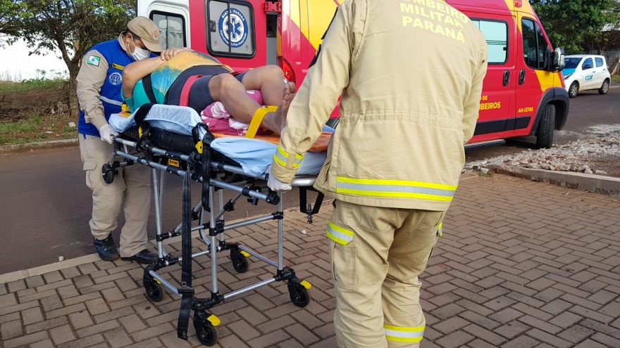 Mulher é socorrida com suspeita de fratura em fêmur ao sofrer queda no Bairro Brasília