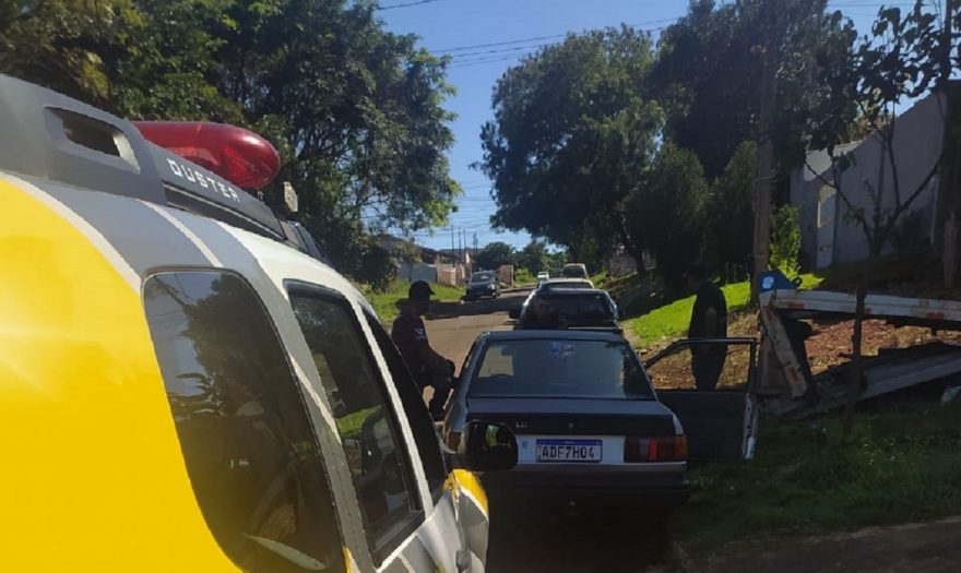 Veículo Verona com alerta de furto é recuperado pela PM no Bairro Santa Cruz