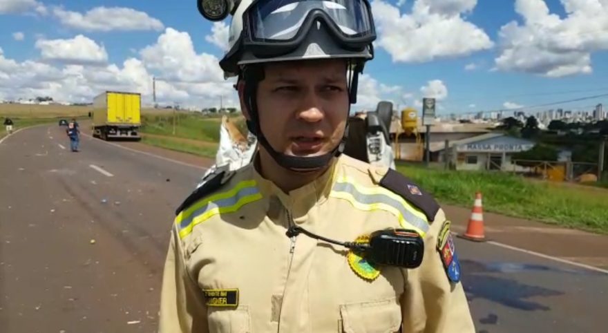 Segundo o Corpo de Bombeiros, vítima foi ejetada do veículo após capotar diversas vezes na BR-467