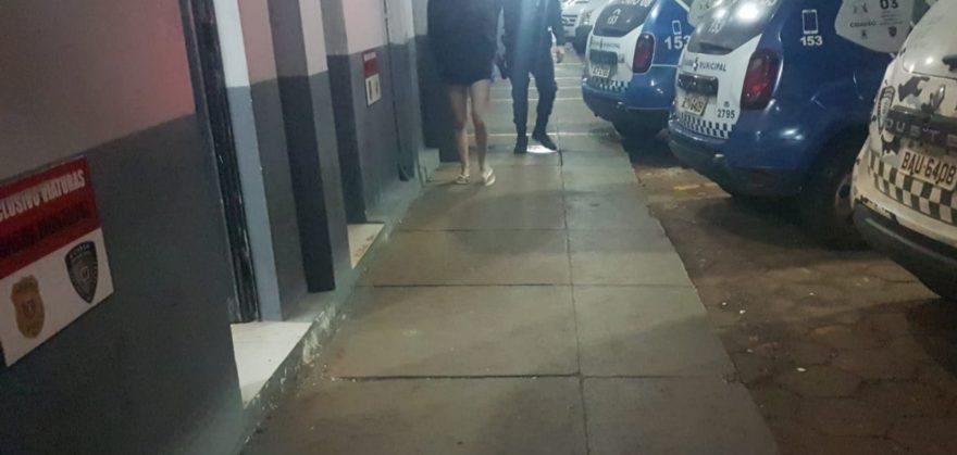 Adolescente é apreendida e homem detido com pedras de crack na Praça da Bíblia