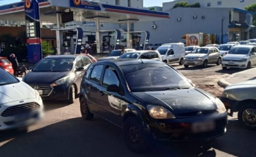 Obras na Rua Salgado Filho causam tumulto no trânsito no Centro