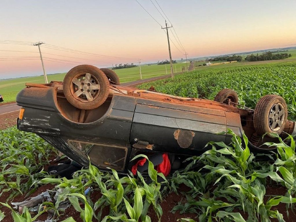 Condutor perde o controle e capota veículo entre Nova Santa Rosa e Novo Sarandi