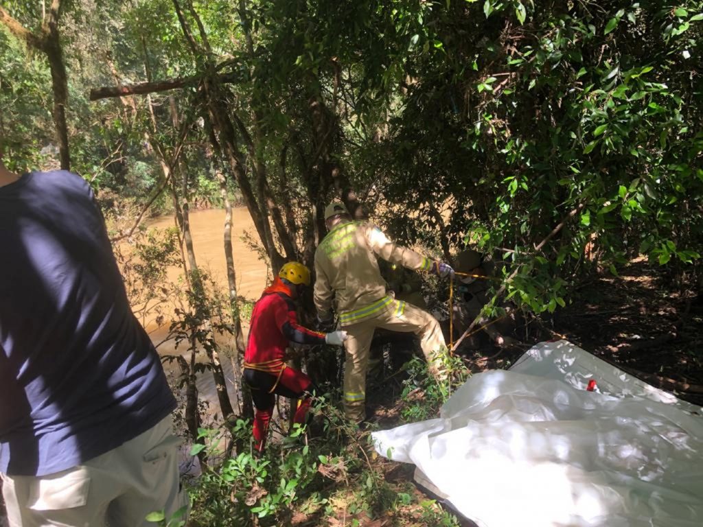 Bombeiros encontram corpo de homem com tornozeleira eletrônica no Rio Marrecas, em Francisco Beltrão