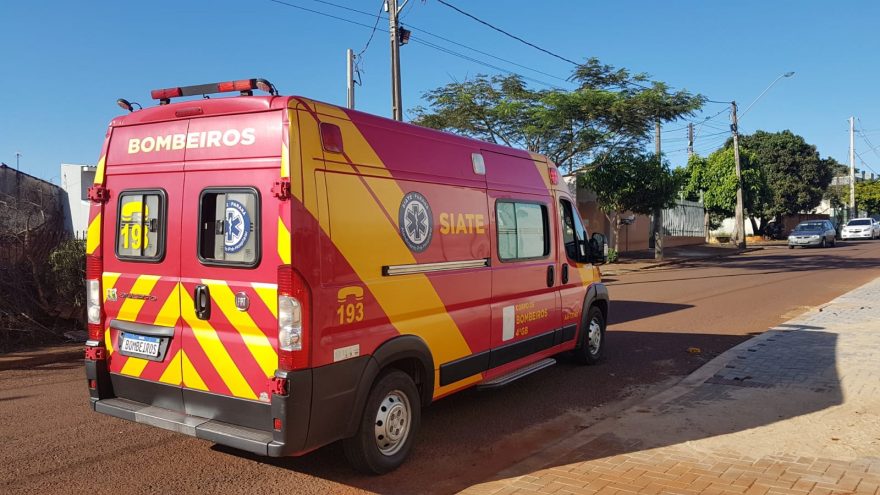 Adolescente fica ferida ao ter patinete atingido por veículo na Av. Tito Muffato