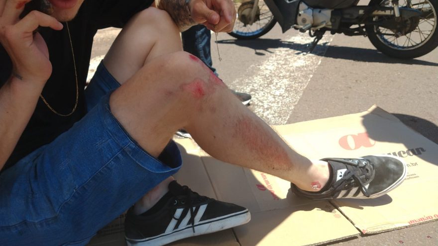 Motociclista fica ferido após acidente de trânsito no Centro