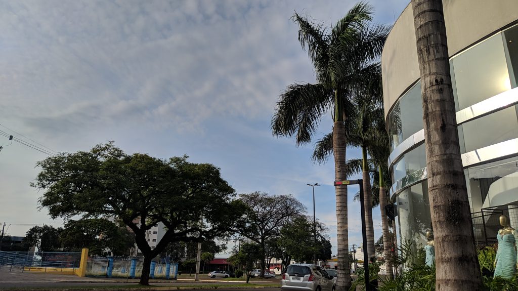 Quinta-feira será parcialmente nublada com máxima de 25 graus em Cascavel