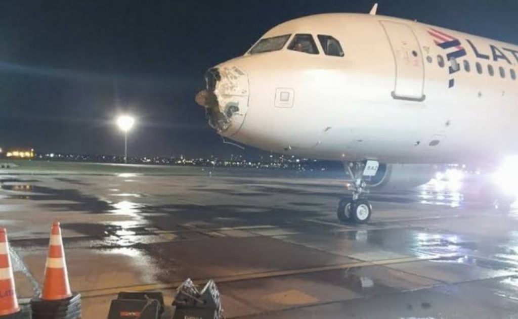 Casal de Toledo estava no voo da LATAM atingido por tempestade: “você pensa que aquele momento é o fim de tudo”