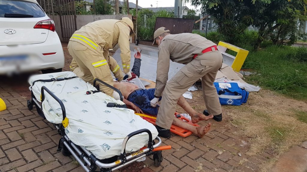 Homem fica gravemente ferido a golpes de tesoura, no Bairro Cancelli