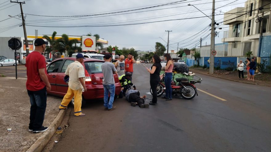Catador de recicláveis fica gravemente ferido após acidente de trânsito no Bairro Periolo