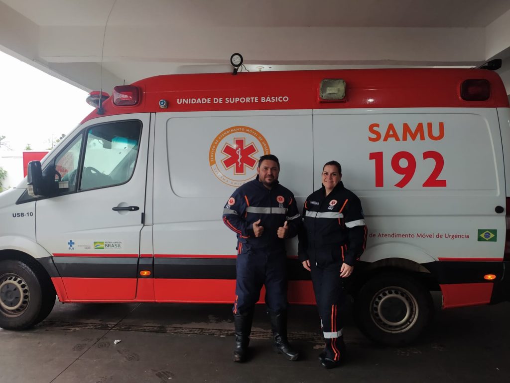 Socorristas realizam parto no interior da ambulância do Samu