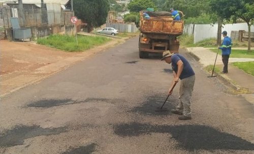 Operação tapa-buraco avança em Cascavel Imagem referente a Operação tapa-buraco avança em Cascavel