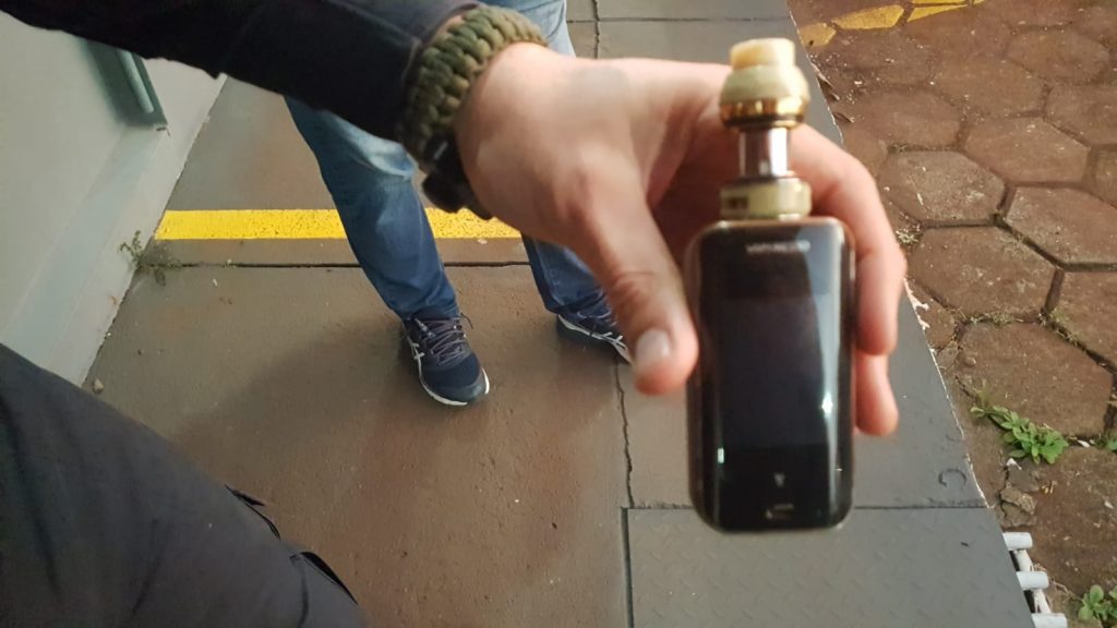 Homem é detido após furtar cigarro eletrônico em Cascavel