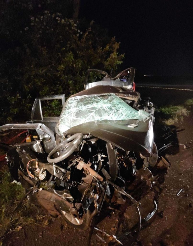 Dois jovens perdem a vida em colisão na PR-486; condutor do outro carro estava embriagado