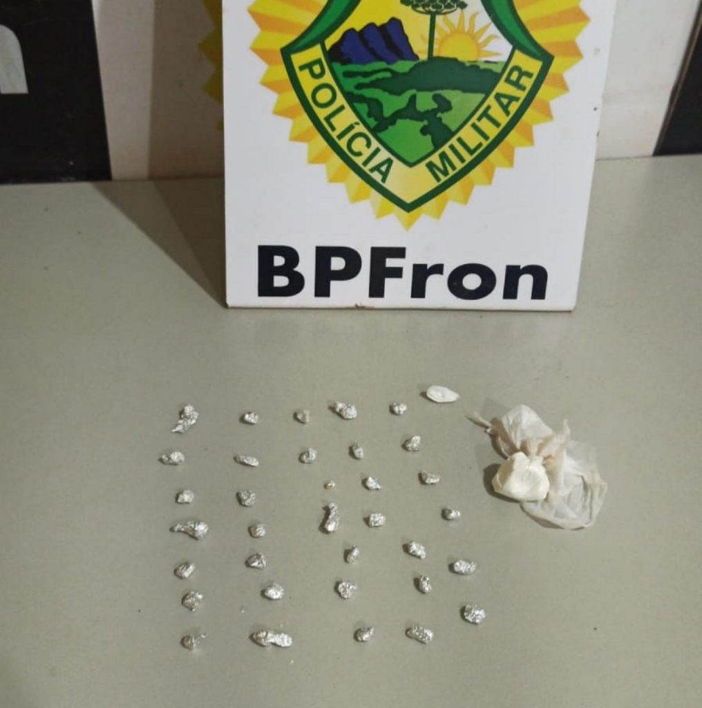 BPFRON detém indivíduo em posse de crack e cocaína em Guaíra