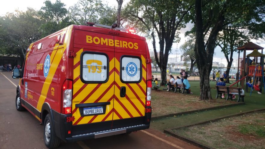 Menino de quatro anos sofre queda no parquinho do Ciro Nardi e precisa ser socorrido pelo Siate