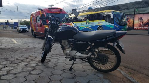 Motociclistas se ferem em acidente com carro entre o Centro e o Alto Alegre Imagem referente a Motociclistas se ferem em acidente com carro entre o Centro e o Alto Alegre