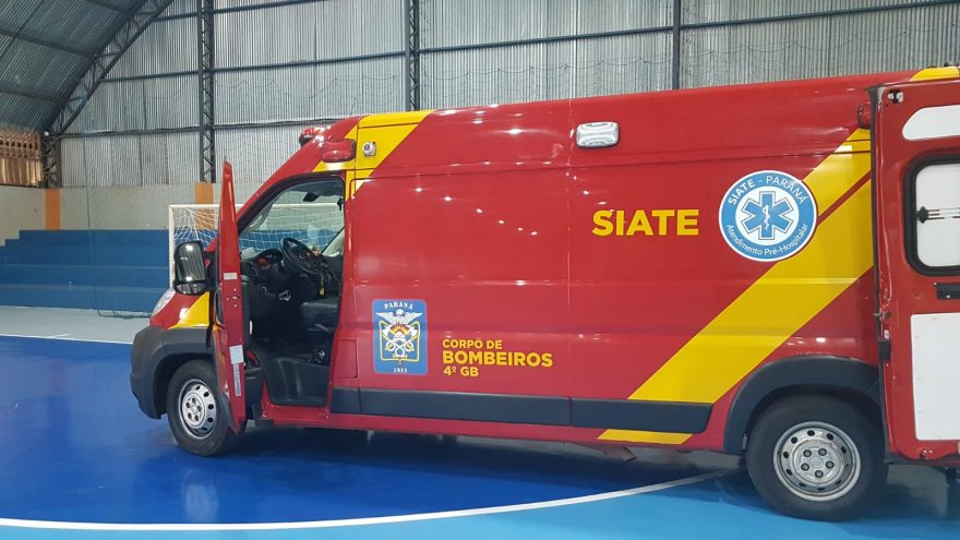 Adolescente tem suspeita de fratura no tornozelo após se machucar durante atividade física