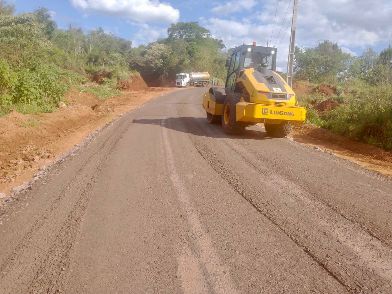 Agricultura melhora estrada rural na comunidade de São Francisco com ...