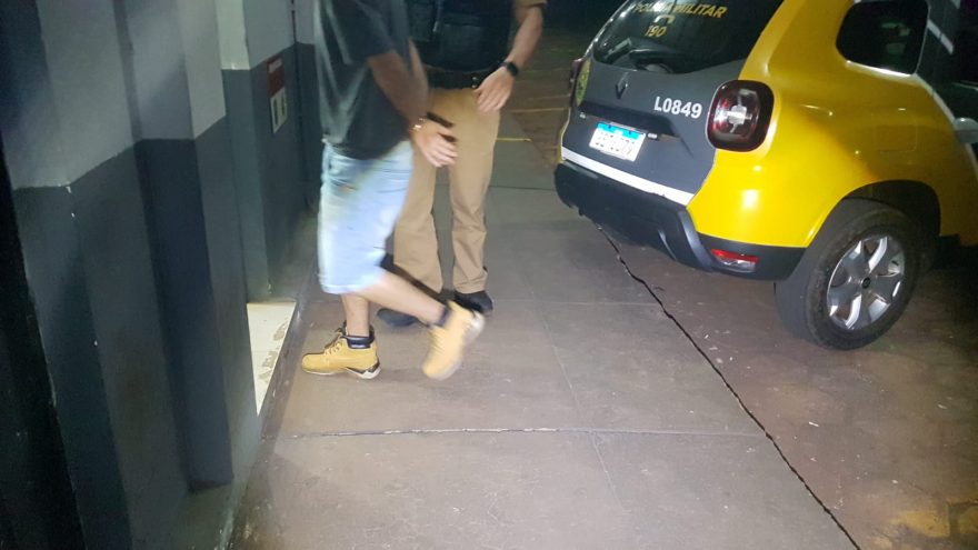 PM aborda homem com botijão de gás em Corbélia e o encaminha para a 15ª SDP em Cascavel