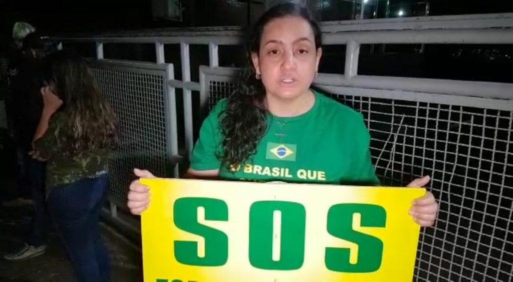 “Nós pedimos por socorro, pois nós não queremos viver em um país comunista”, relata manifestante