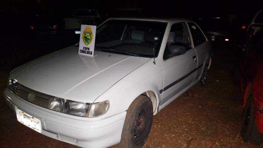 PM recupera veículo furtado e detém dupla com revólver simulacro