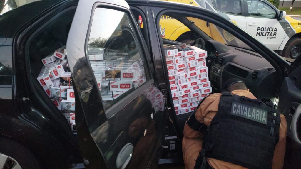 Homem é detido com carro forrado de cigarros contrabandeados no trevo da Portal; carga é estimada em R$ 22 mil