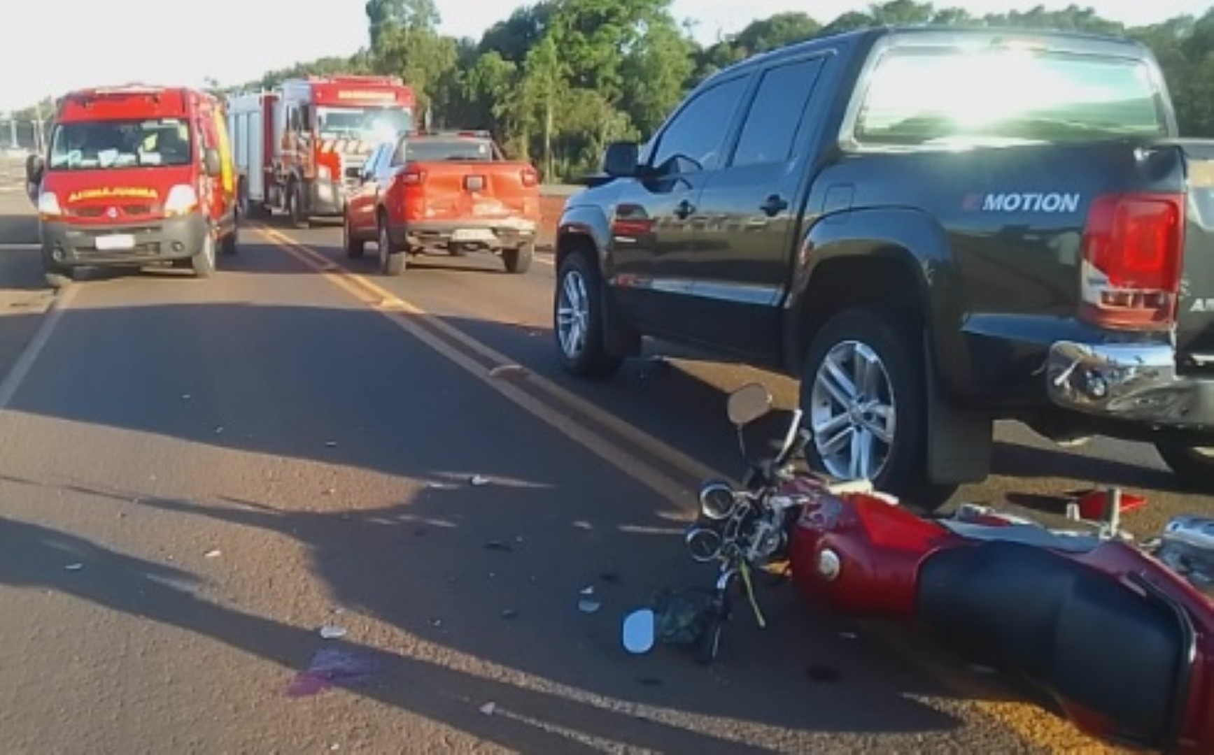 Homem Sofre Ferimentos Graves Em Acidente Entre Duas Caminhonetes E ...