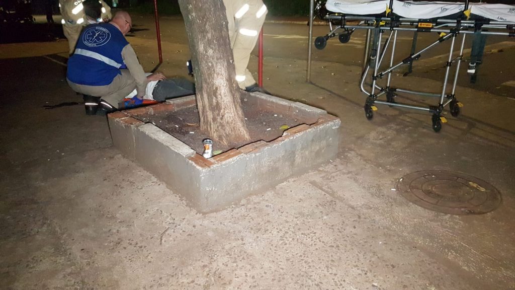 Homem cai no Bairro Cancelli e fica ferido