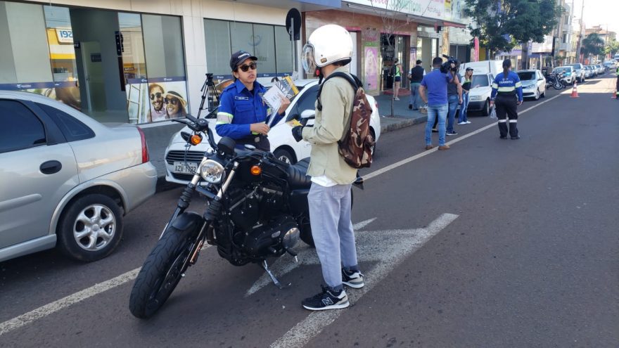 Com foco na segurança do motociclista, Transitar orienta sobre o uso correto do capacete