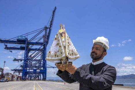 Porto de Paranaguá recebe imagem peregrina de Nossa Senhora do Rocio Imagem referente a Porto de Paranaguá recebe imagem peregrina de Nossa Senhora do Rocio