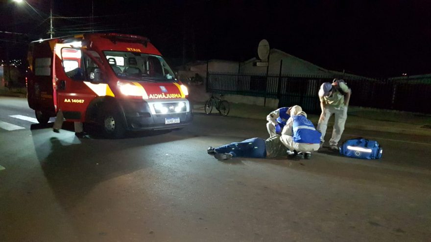 Vítima de agressão é socorrida pelo Corpo de Bombeiros, no bairro Brasmadeira