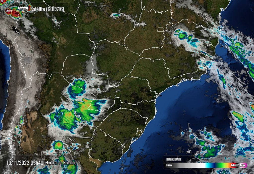 Clima abafado e sensação acima dos 30°C marcam a quinta-feira em Cascavel