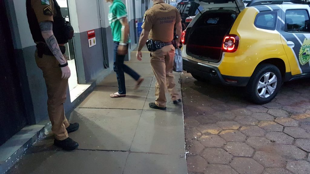 Homem que agrediu companheira e sogra, esfaqueou o vizinho e foi esfaqueado é levado à 15ª SDP
