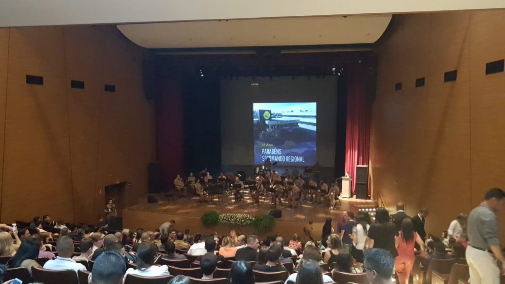 Comandante Geral da PMPR participa de solenidade no Teatro Sefrin Filho