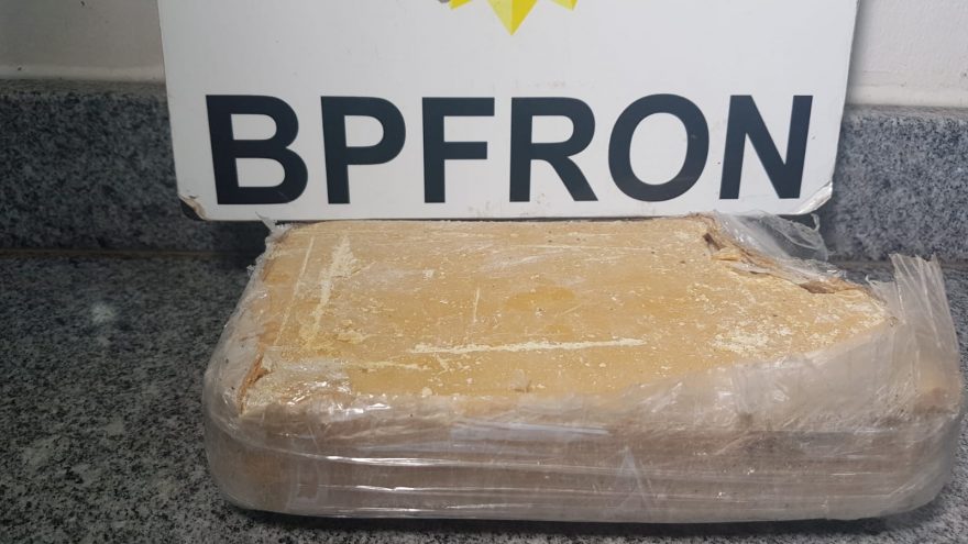 BPFron encontra quase 1 kg de crack em lixeira de ônibus na Rodoviária de Cascavel