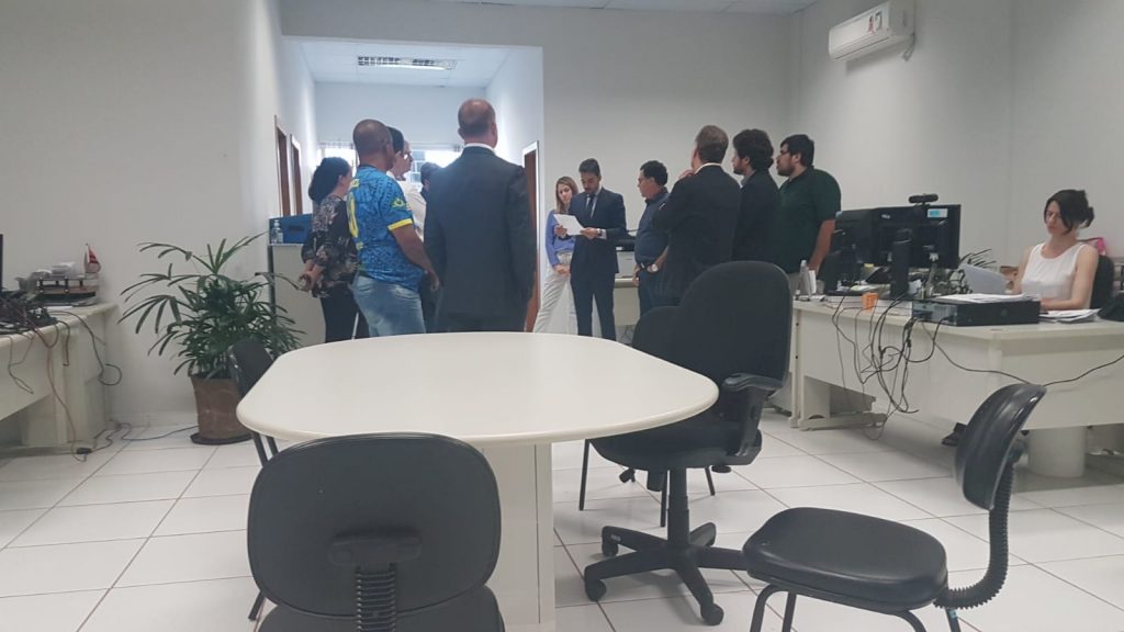 Josué de Souza e Carlos Xavier assumem cadeira na Câmara